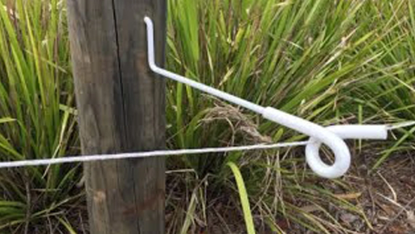 Accessoires de clôture électrique Isolateur offset à vis en plastique