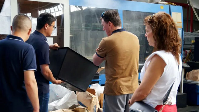 Warmly Welcome British Customers to Visit Terrui Factory Warmly Welcome British Customers to Visit Terrui Factory