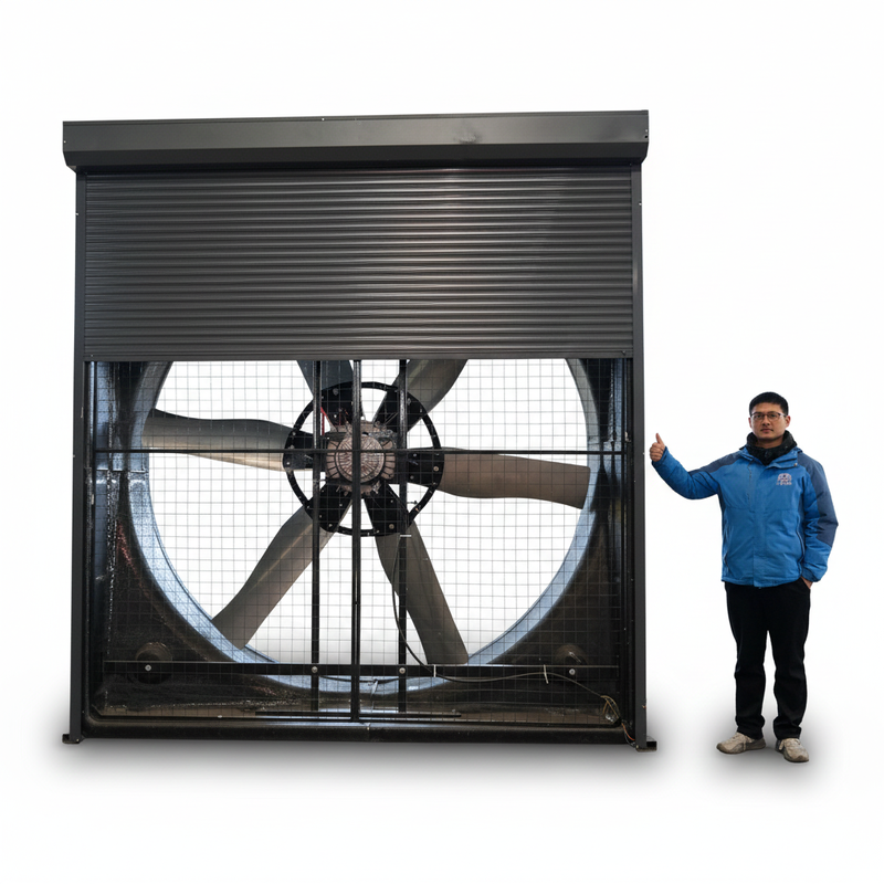 Unité de ventilateur d’extraction en PRV purgeant les concentrations de COV dans une installation à haute travée.